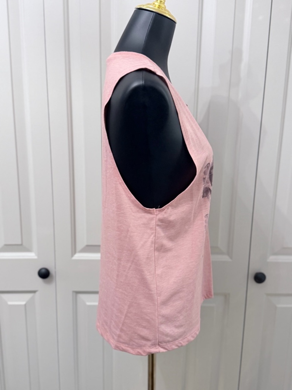 Next Level “Free Bird” Graphic Muscle Tank Top in Pink – Size Large - Picture 5 of 10
